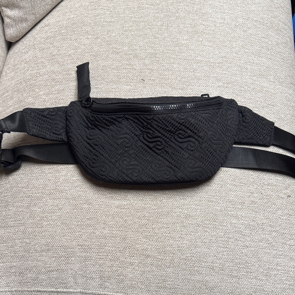 Steve Madden Black Quilted Crossbody Bag